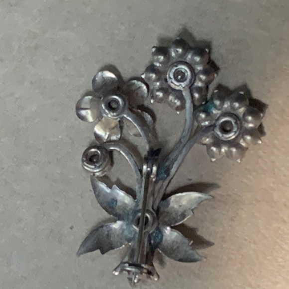 Vintage Estate Green Rhinestone Flower and Insect Brooches - Picture 5 of 7